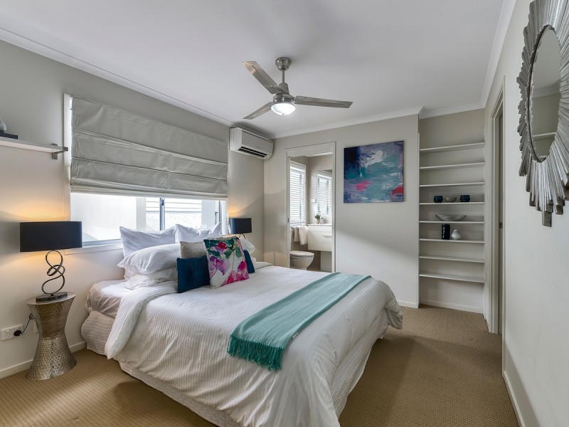 2/54 Gamelin Crescent, Stafford QLD 4053