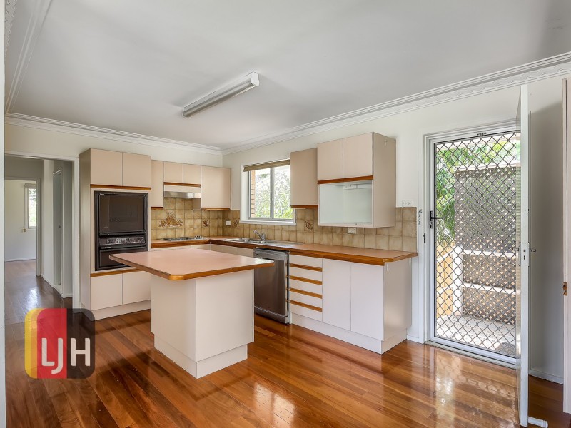 25 Doulton Street, Stafford Heights QLD 4053