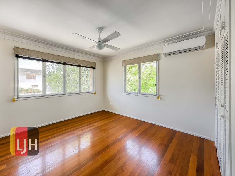 25 Doulton Street, Stafford Heights QLD 4053