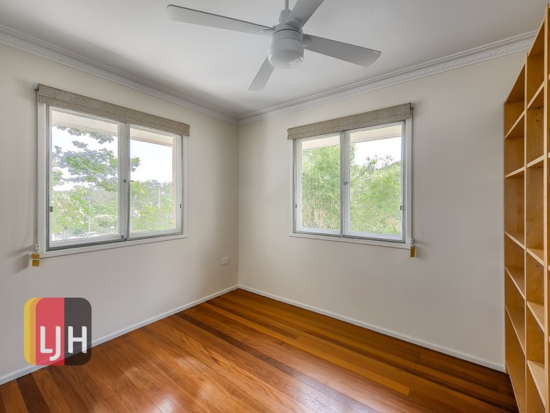 25 Doulton Street, Stafford Heights QLD 4053