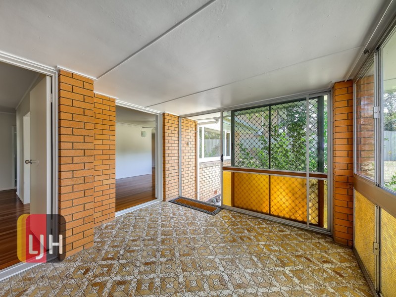 25 Doulton Street, Stafford Heights QLD 4053