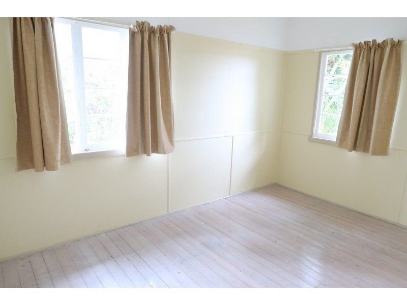 84 Wallace Street, Chermside QLD 4032