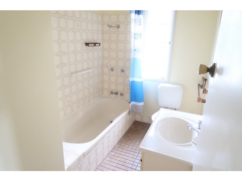 84 Wallace Street, Chermside QLD 4032