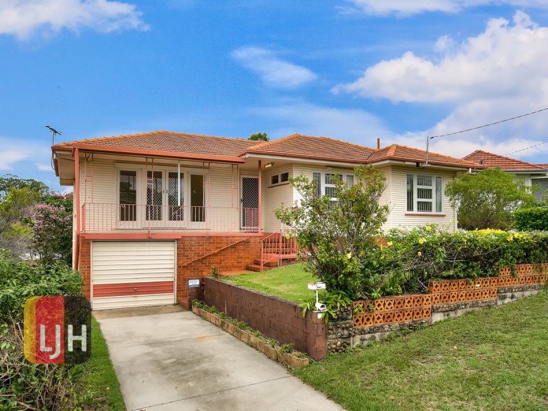 18 Quill Street, Stafford Heights QLD 4053