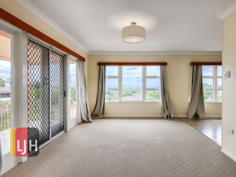 18 Quill Street, Stafford Heights QLD 4053