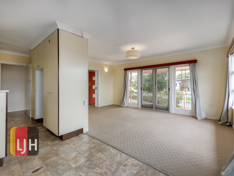 18 Quill Street, Stafford Heights QLD 4053