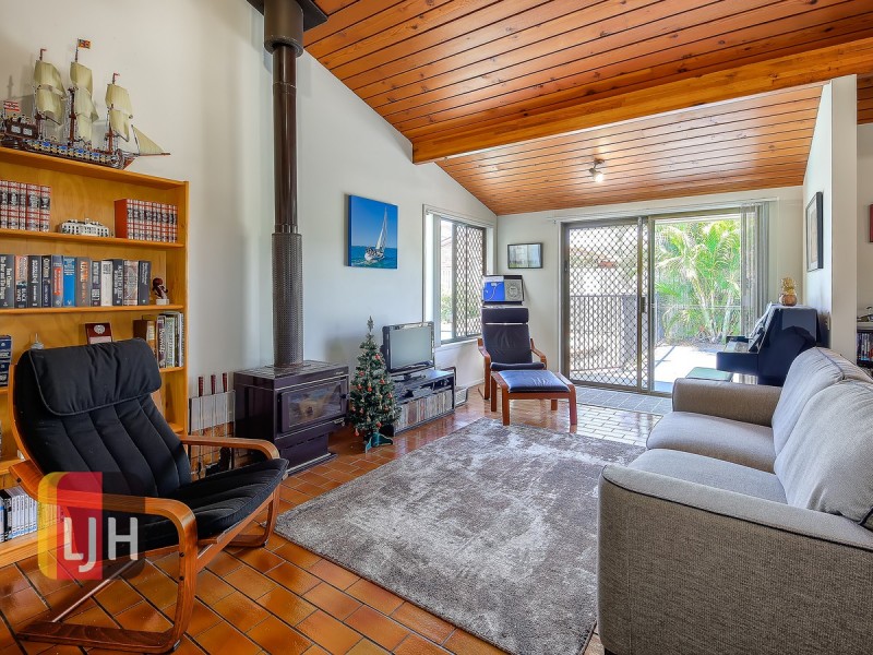 15 Falk Street, Stafford Heights QLD 4053