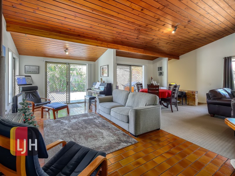 15 Falk Street, Stafford Heights QLD 4053