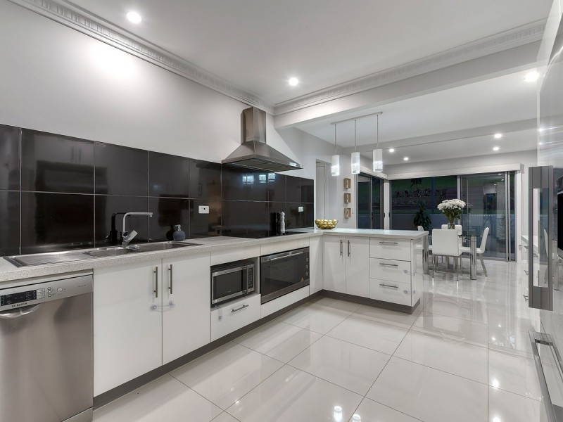 51 Wilgarning Street, Stafford Heights QLD 4053