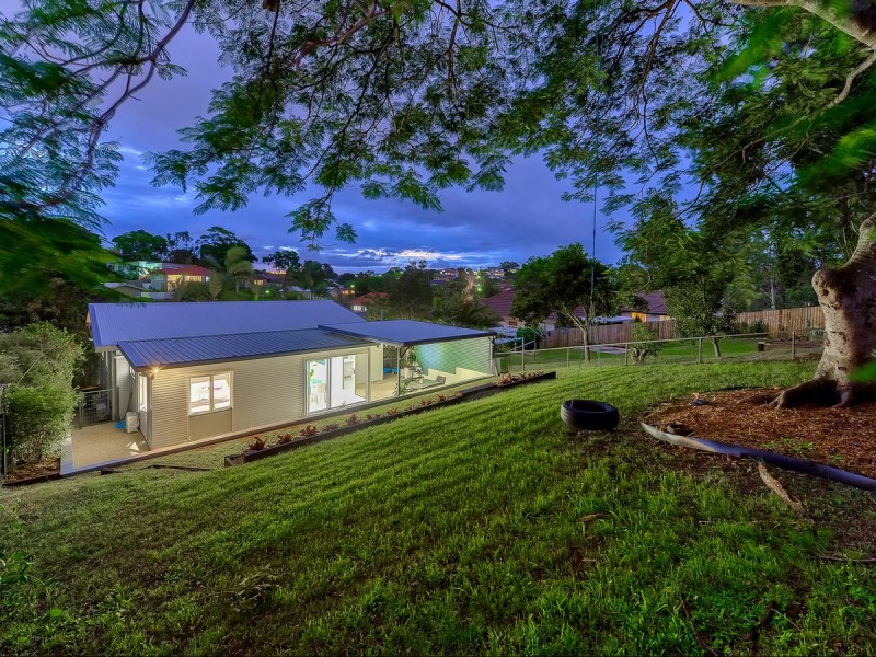 51 Wilgarning Street, Stafford Heights QLD 4053