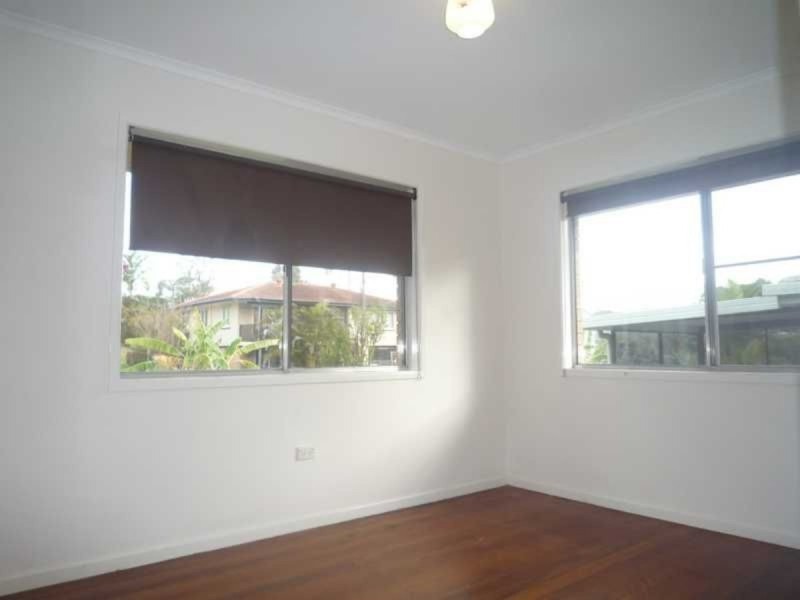 25 Redgrave Street, Stafford Heights QLD 4053