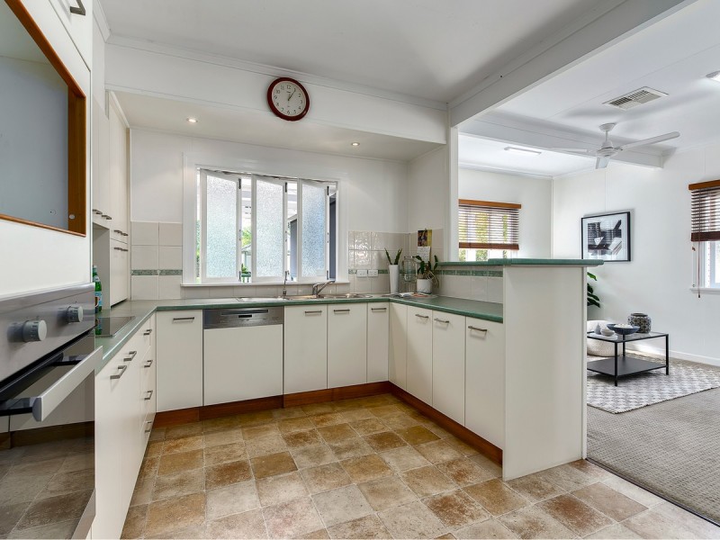 77 Broughton Road, Kedron QLD 4031
