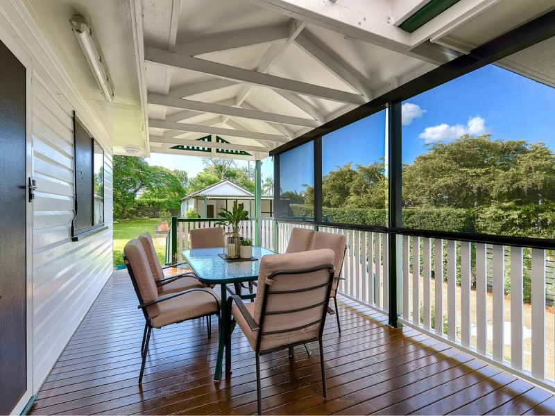 77 Broughton Road, Kedron QLD 4031