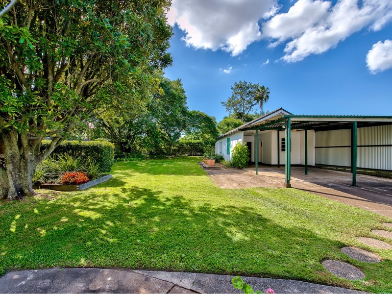 77 Broughton Road, Kedron QLD 4031