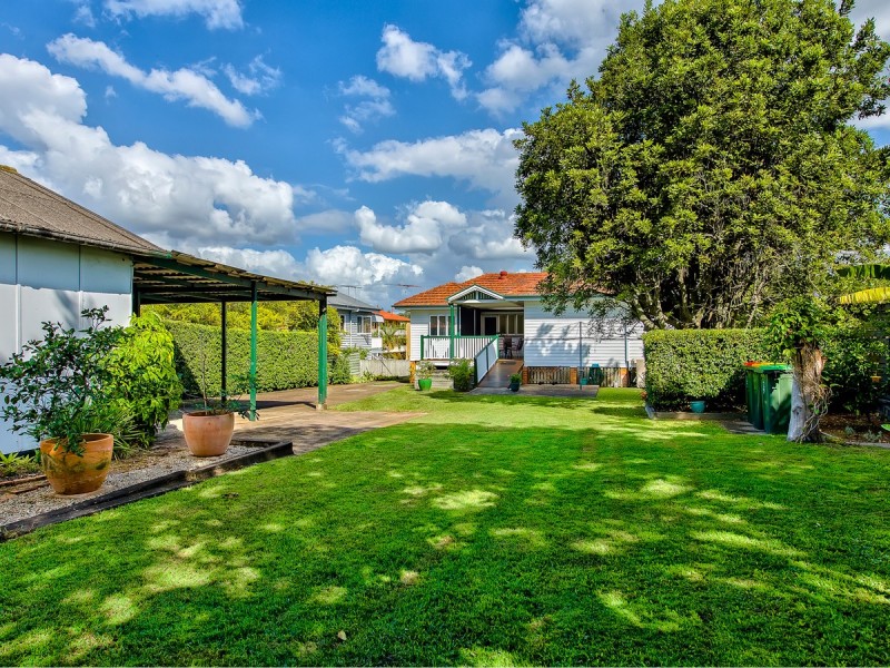 77 Broughton Road, Kedron QLD 4031