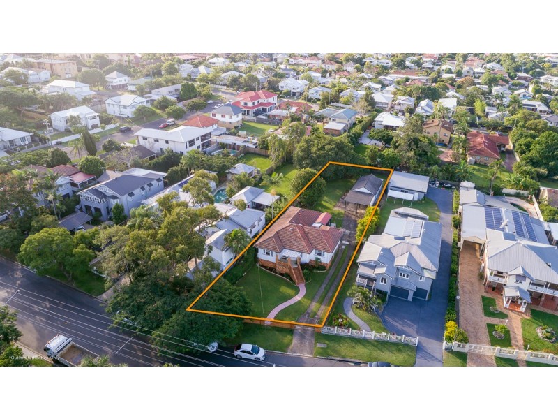 77 Broughton Road, Kedron QLD 4031