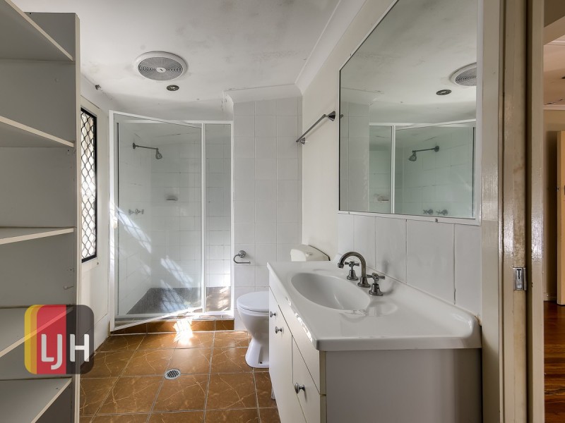 28 Armfield Street, Stafford QLD 4053