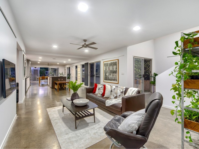 30 Dunedoo Street, Stafford QLD 4053