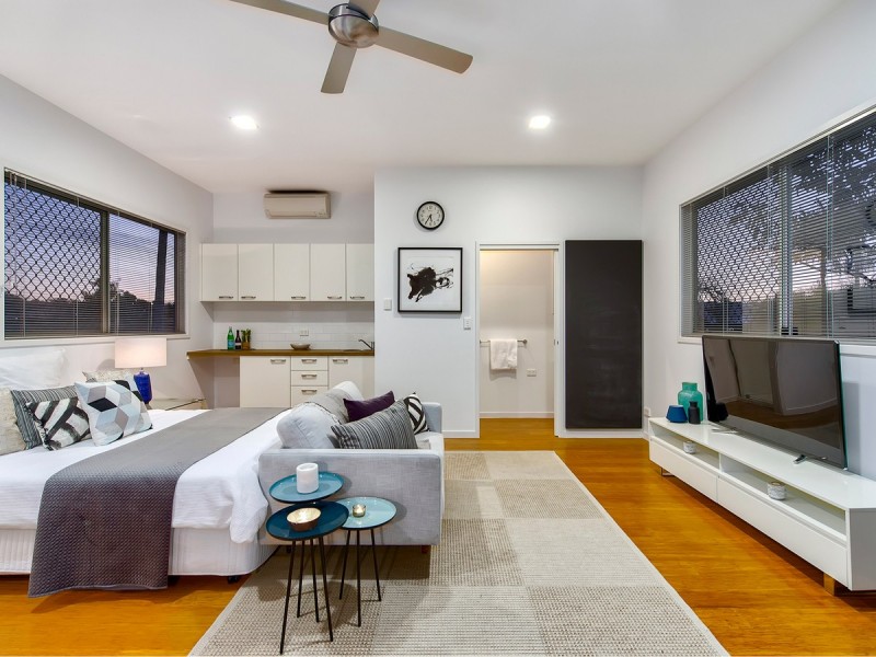 30 Dunedoo Street, Stafford QLD 4053