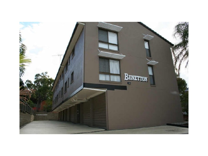 2/70 Hilltop Avenue, Chermside QLD 4032