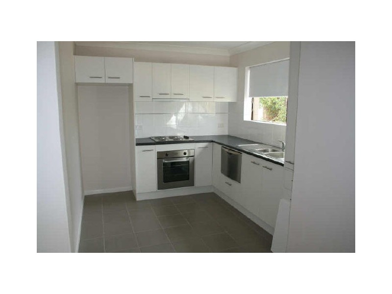 2/70 Hilltop Avenue, Chermside QLD 4032