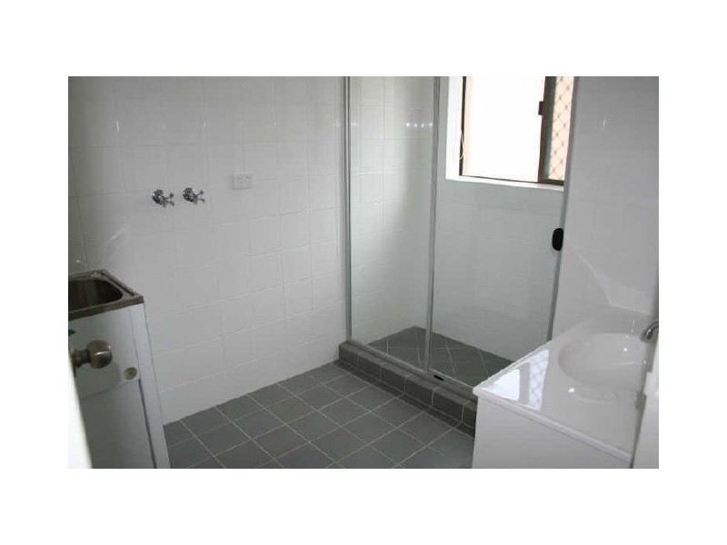 2/70 Hilltop Avenue, Chermside QLD 4032