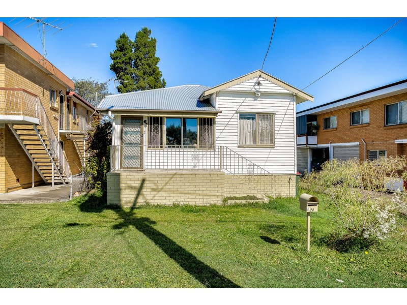 24 Broughton Road, Kedron QLD 4031