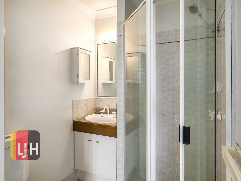 2/158 Butterfield Street, Herston QLD 4006