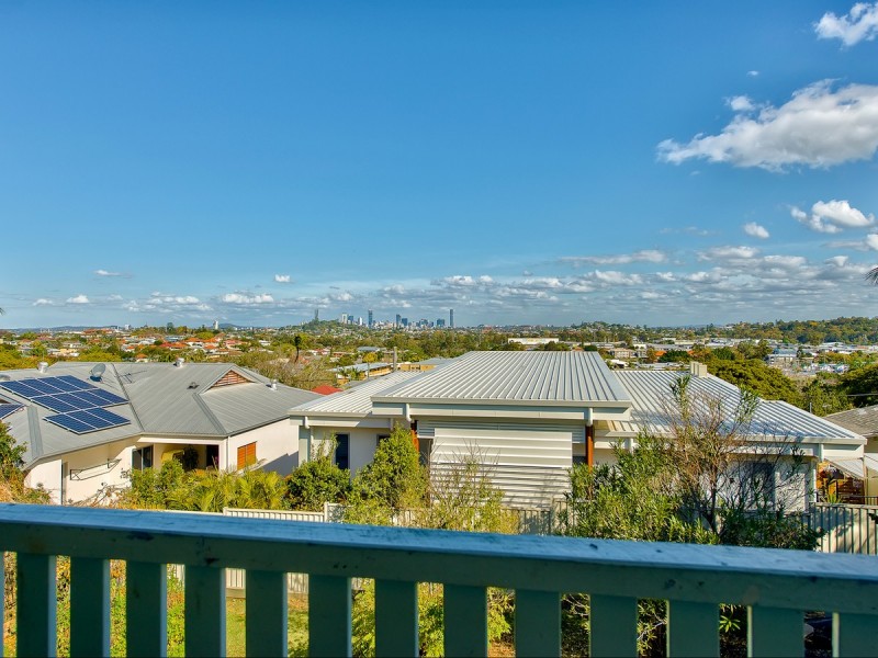 32 Winnam Street, Stafford QLD 4053