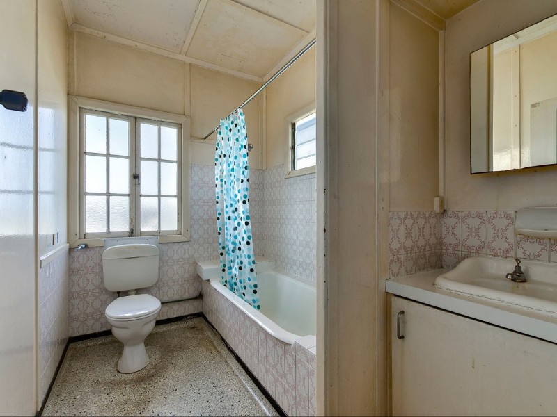 32 Winnam Street, Stafford QLD 4053