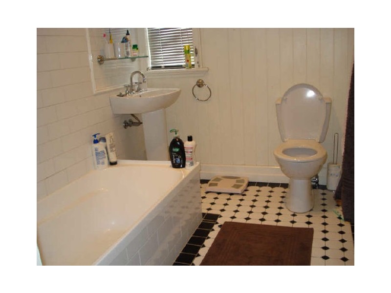 56 Seventh Avenue, Windsor QLD 4030