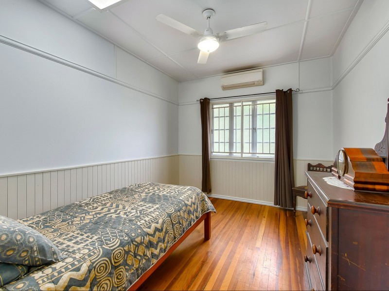 21 Dunedoo Street, Stafford QLD 4053