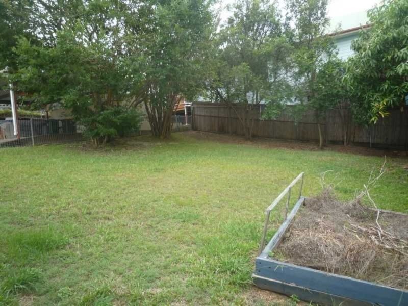 243 Kitchener Road, Stafford Heights QLD 4053