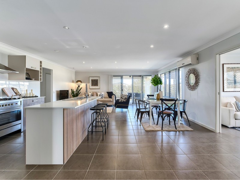 15 Pallas Parade, Warner QLD 4500