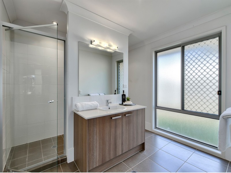 15 Pallas Parade, Warner QLD 4500