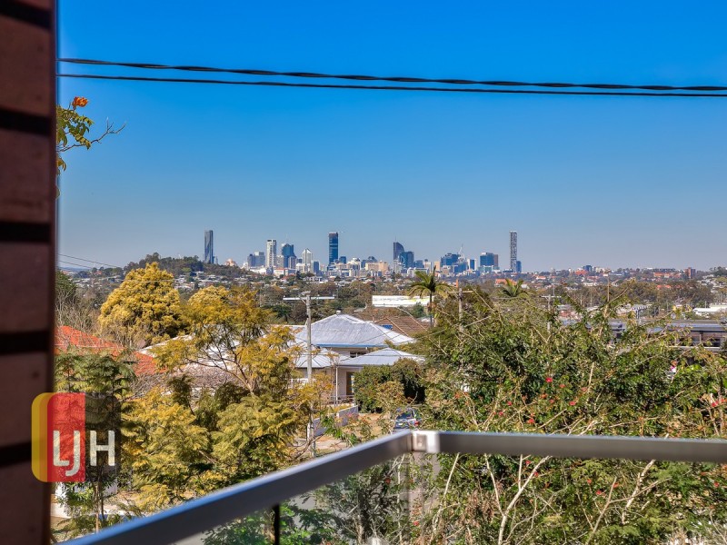 18 Wilgarning Street, Stafford Heights QLD 4053