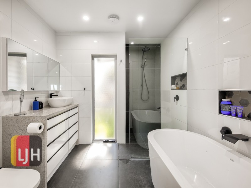 18 Wilgarning Street, Stafford Heights QLD 4053