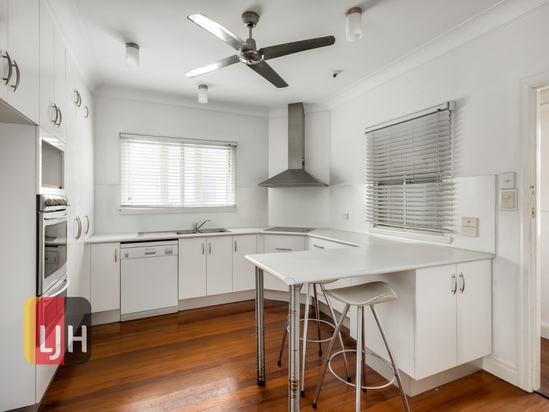 94 Gordon Parade, Everton Park QLD 4053