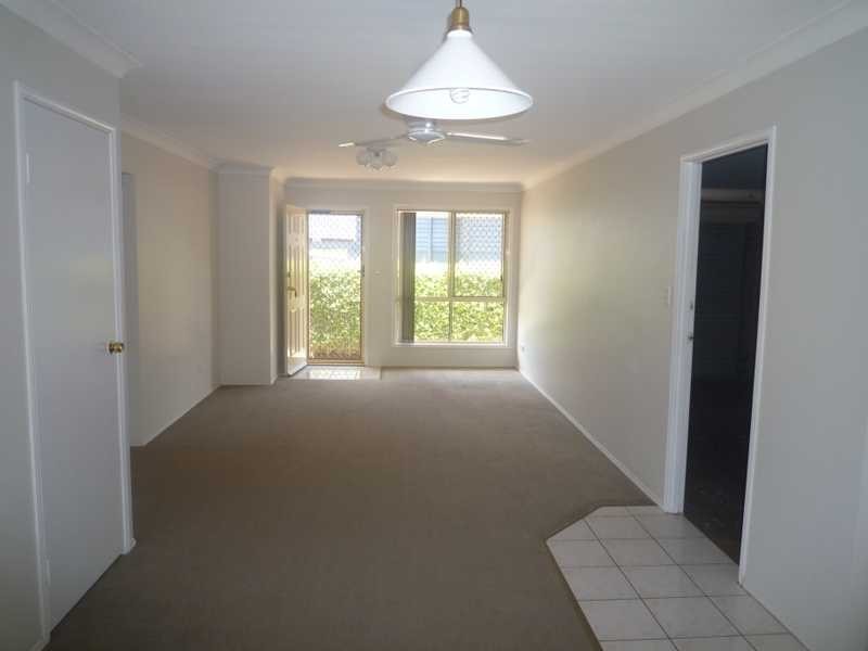 2/10 Rhodes Street, Stafford QLD 4053