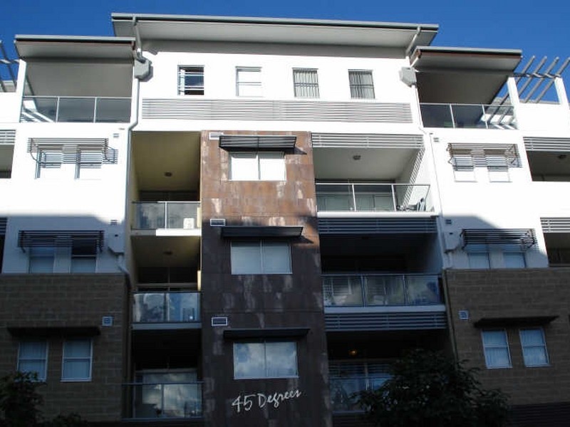 1/45 Playfield Street, Chermside QLD 4032