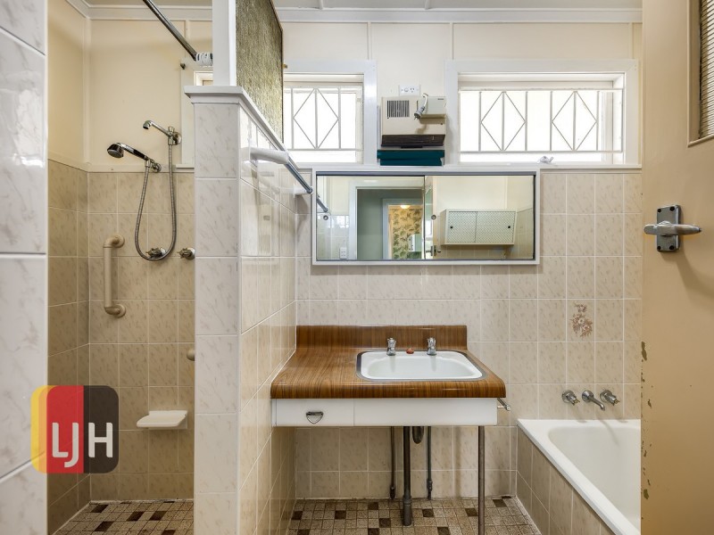 No 5 Kankool Street, Stafford QLD 4053