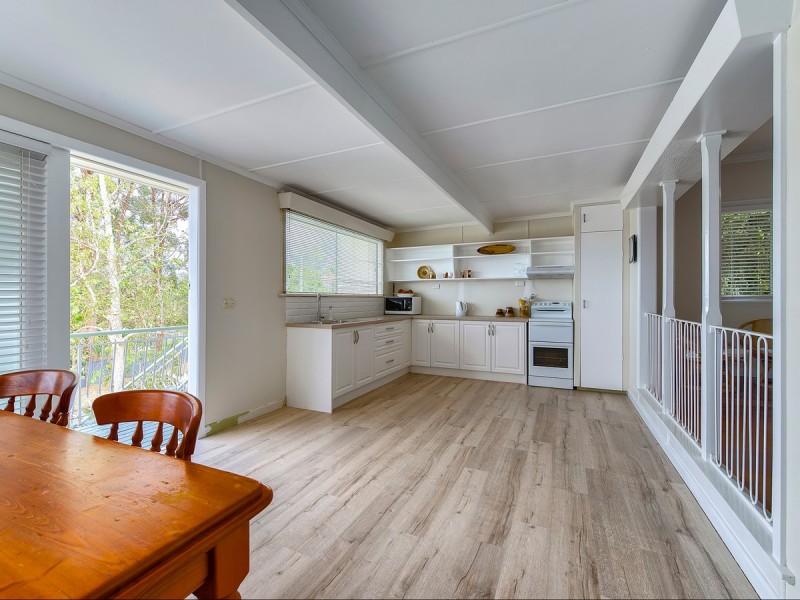 8 Mumbil Street, Stafford Heights QLD 4053