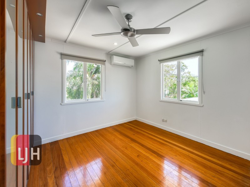 318 Kitchener Road, Stafford Heights QLD 4053