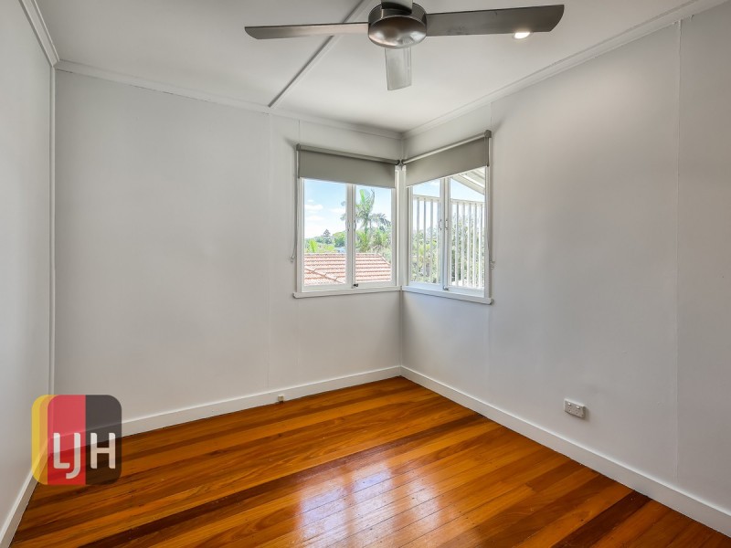 318 Kitchener Road, Stafford Heights QLD 4053