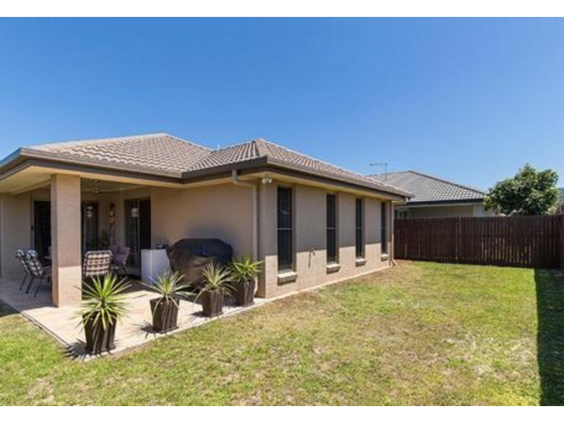 32 Lyrebird Crescent, Upper Kedron QLD 4055