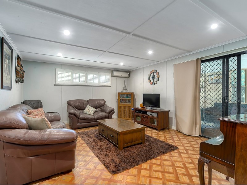 42 Fogarty Street, Stafford QLD 4053