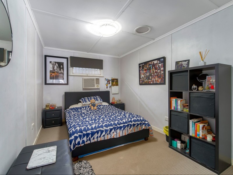 42 Fogarty Street, Stafford QLD 4053