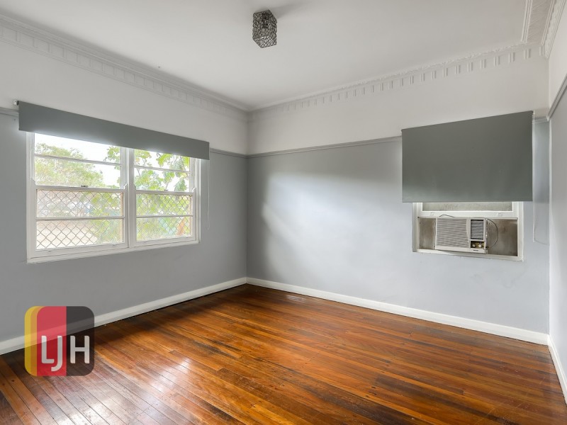 4 Valdora Lane, Stafford QLD 4053