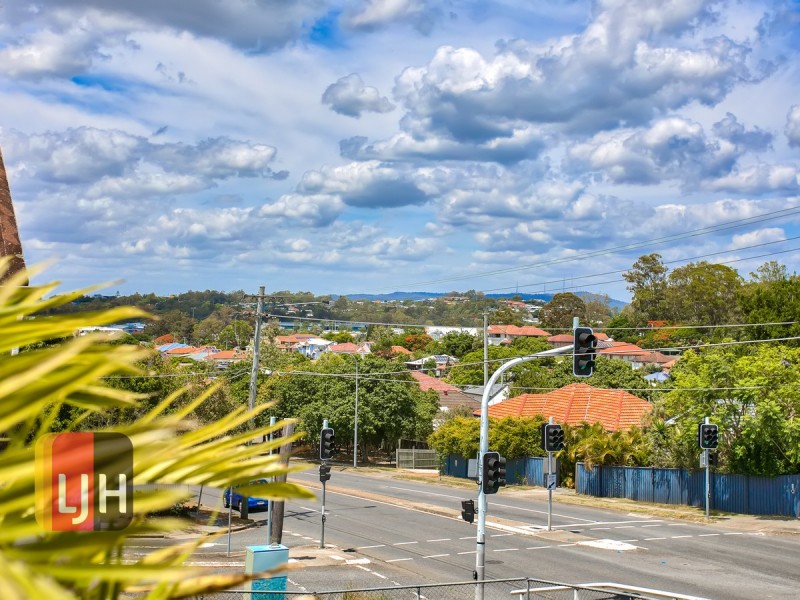 4 Valdora Lane, Stafford QLD 4053