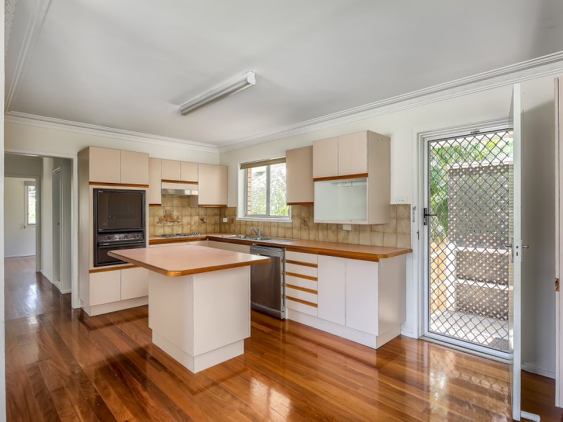 25 Doulton Street, Stafford Heights QLD 4053